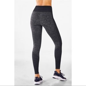 EUC Fabletics High-Waisted Seamless Rib Legging Lg